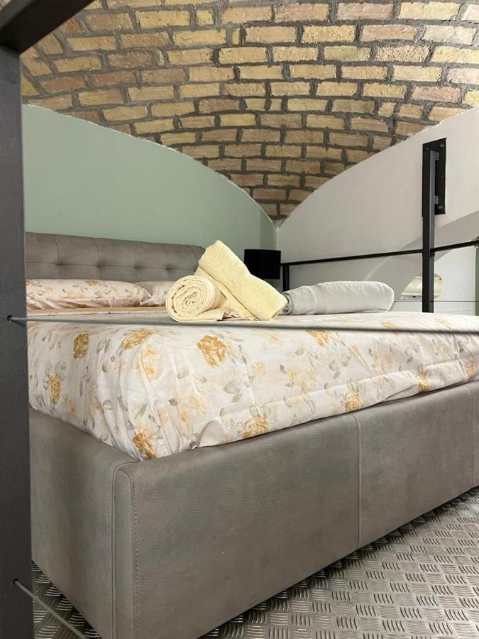 Apartament La Rosa Di Roma Colosseo Zewnętrze zdjęcie